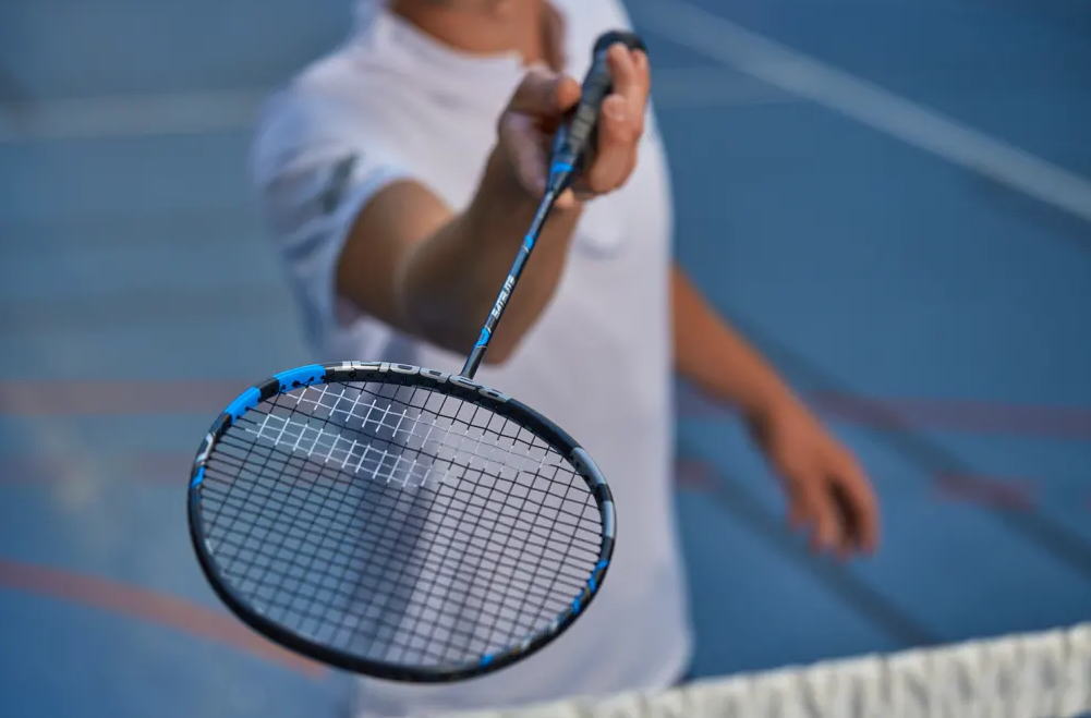 国内外の人気が集結 バボラ Babolat バドミントンラケット サテライト エッセンシャル 602318 fucoa.cl